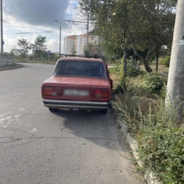 Патрульні склали адмінматеріали на водія з ознаками сп’яніння та позбавленого права керування