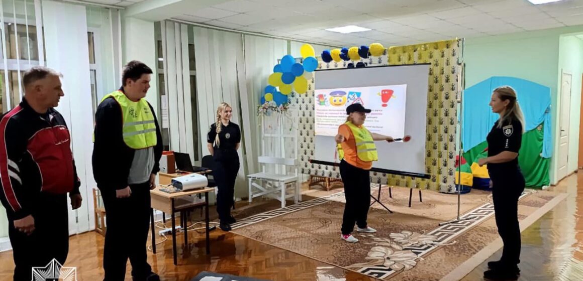 Шкільні офіцери завітали до учнів навчально-реабілітаційного центру