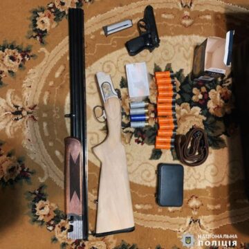 Викрали людину та вимагали неіснуючі борги: поліцейські Прикарпаття оголосили підозру злочинній групі осіб