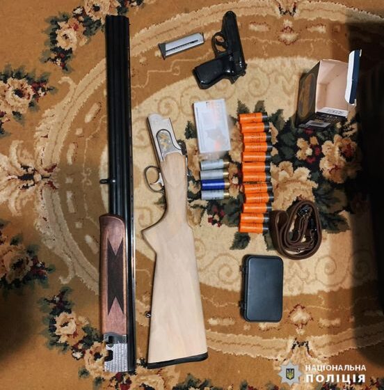 Викрали людину та вимагали неіснуючі борги: поліцейські Прикарпаття оголосили підозру злочинній групі осіб