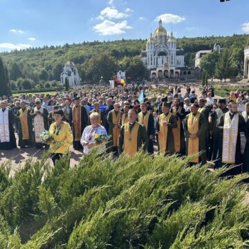 У Зарваниці відбулося XVI Всеукраїнське військове паломництво