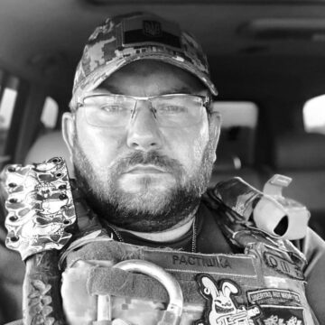 На фронті загинув випускник ІФНМУ, капітан медичної служби Антон Шевчук («Растішка») На фронті загинув випускник ІФНМУ, капітан медичної служби Антон Шевчук («Растішка»)