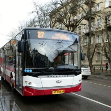 В цю неділю комунальний транспорт в Івано-Франківську курсуватиме за частково зміненою схемою В цю неділю комунальний транспорт в Івано-Франківську курсуватиме за частково зміненою схемою