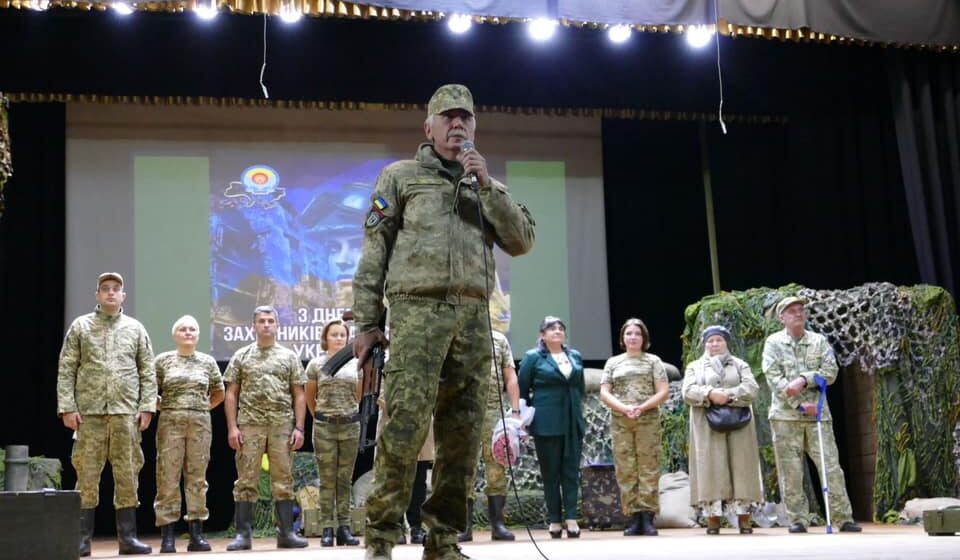 400 фронтових днів Іллі Тітка: у Калуші відбулась прем’єра постановки “Боєць із позивним “Сват” 400 фронтових днів Іллі Тітка: у Калуші відбулась прем’єра постановки “Боєць із позивним “Сват”