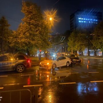 В Івано-Франківську трапилась ДТП за участю чотирьох автівок (ФОТО)