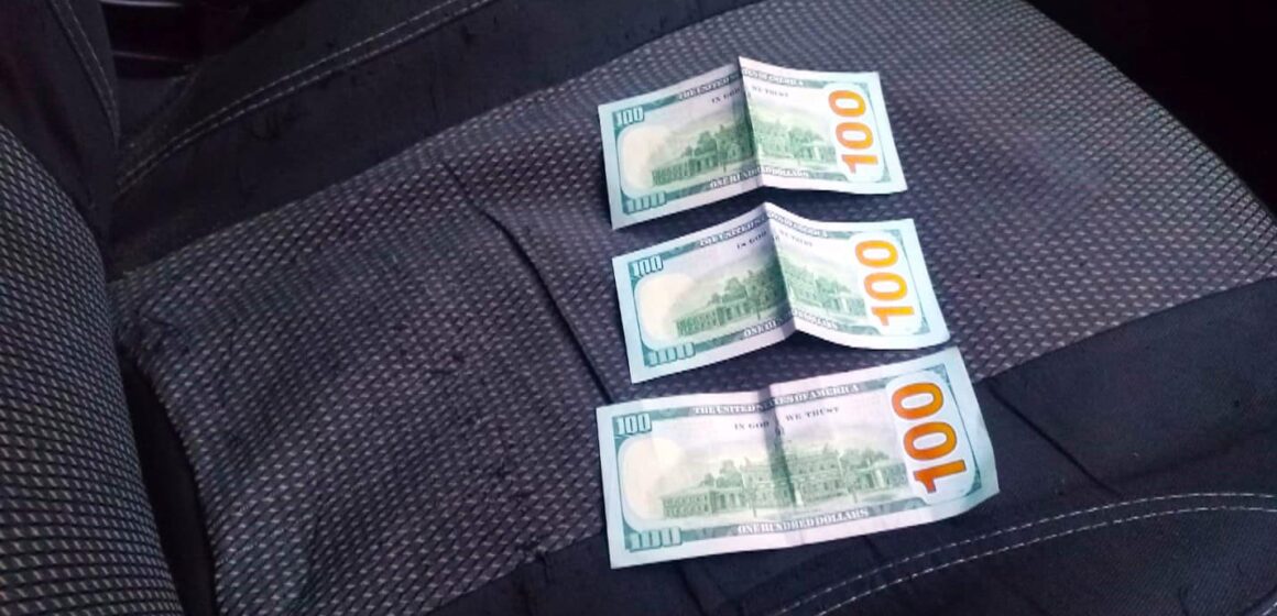 На Прикарпатті нетверезий водій намагався «відкупитись» від поліцейських 300 доларами