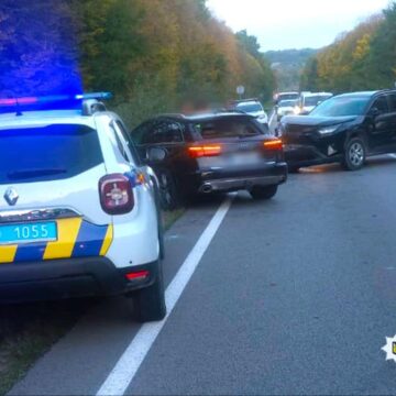 У Калуші нетверезий водій, втікаючи від поліцейських, вчинив ДТП (ФОТО)