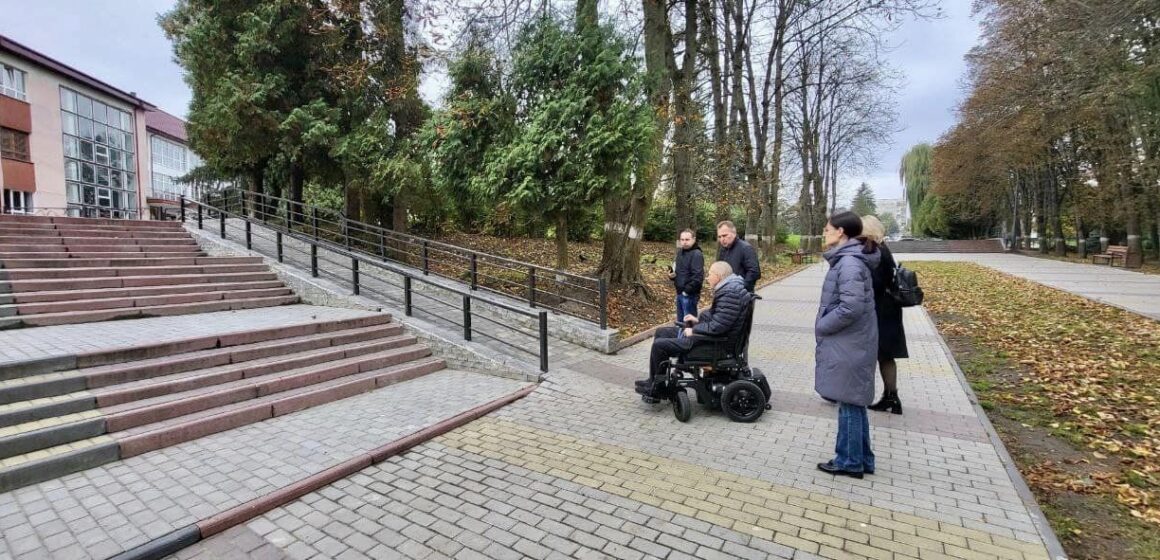 У Бурштині проінспектували стан безбар’єрності туристичних об’єктів