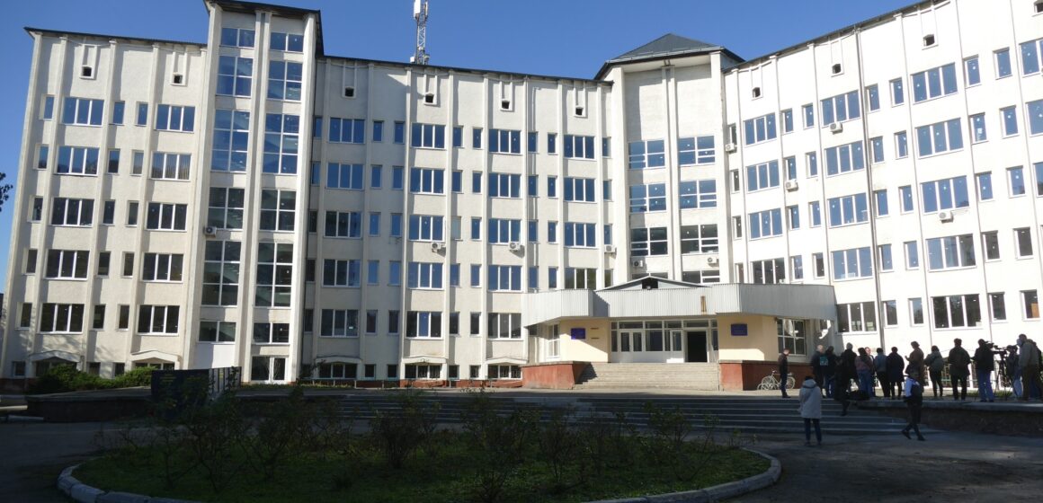 Івано-Франківський університет нафти й газу відновив корпус, зруйнований внаслідок ракетного обстрілу