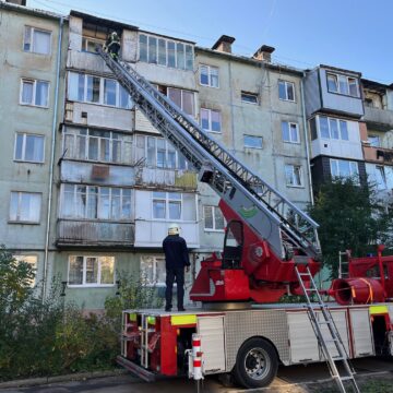 В Калуші рятувальники допомогли літньому чоловікові, який упав в помешканні та не міг піднятися