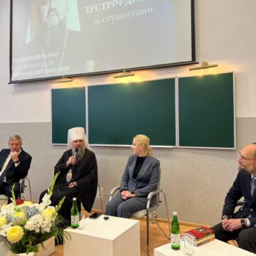 Митрополит Епіфаній зустрівся з керівництвом та студентами ПНУ ім. Василя Стефаника (ФОТО)