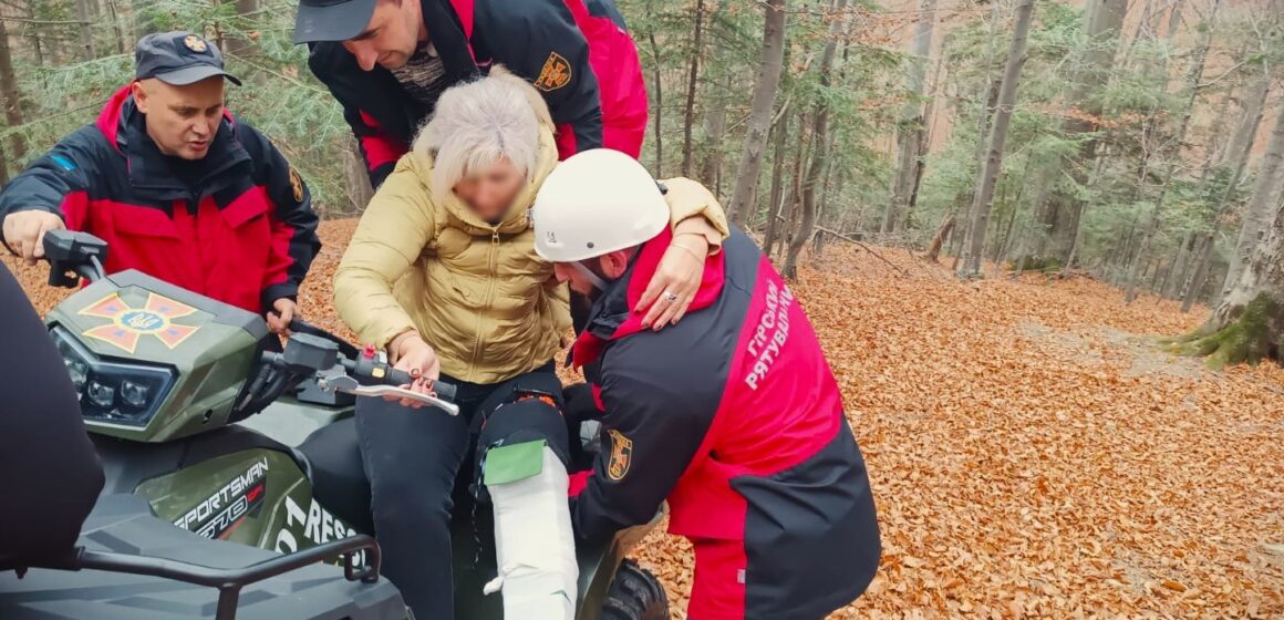 Під час походу на гору Маковиця травмувалась 54-річна туристка: знадобилась допомога рятувальників