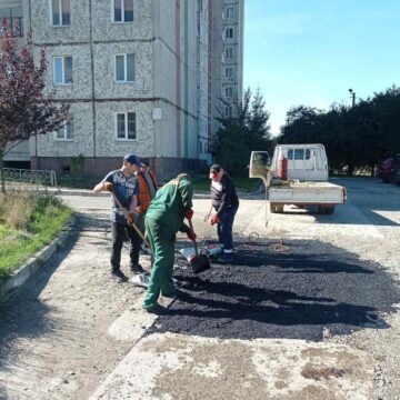 У Бурштині провели обстеження вулично – шляхової мережі та розпочали ямковий ремонт У Бурштині провели обстеження вулично – шляхової мережі та розпочали ямковий ремонт