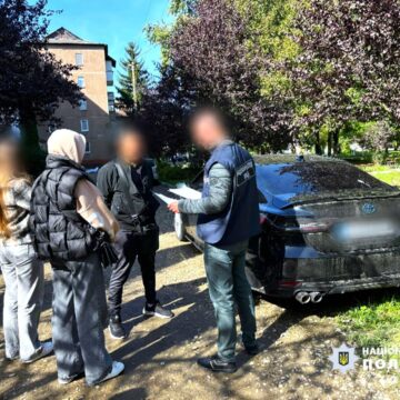 Вимагав переписати на його користь двокімнатну квартиру в центрі Івано-Франківська: Нацполіція та СБУ затримали вимагача
