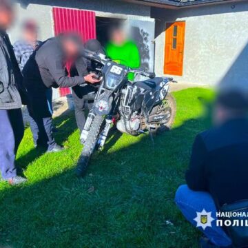 Поліцейські Коломийщини затримали прикарпатця за підозрою у зберіганні заборонених речовин та незаконному заволодінні транспортним засобом