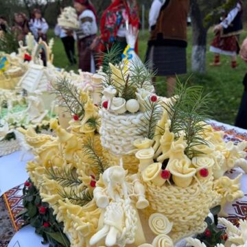 У гостях у сирного коника: у Брустурах провели пленер майстринь сирної іграшки