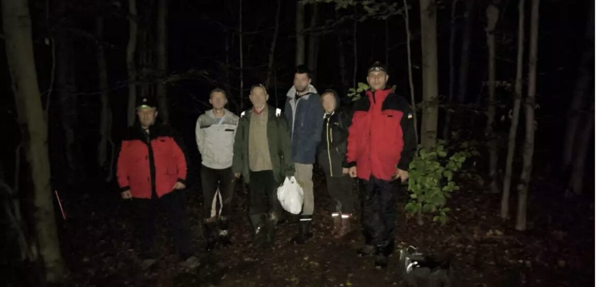 У Калуському районі рятувальники розшукали п’ятьох заблуканих грибників (ФОТО)