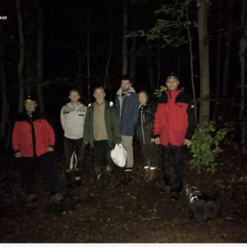 У Калуському районі рятувальники розшукали п’ятьох заблуканих грибників (ФОТО)
