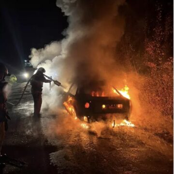 На Городенківщині серед ночі згорів автомобіль (ФОТОФАКТ)