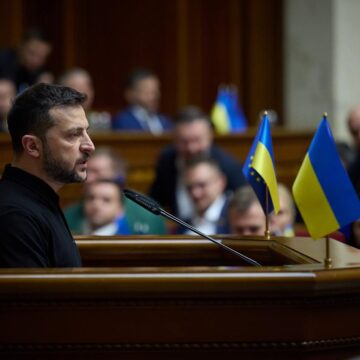 Володимир Зеленський представив План перемоги народним депутатам та українській спільноті Володимир Зеленський представив План перемоги народним депутатам та українській спільноті