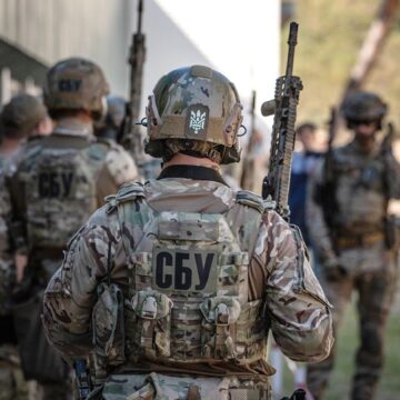 Івано-Франківські спецпризначенці СБУ дронами нищать російську техніку та позиції (ВІДЕО)