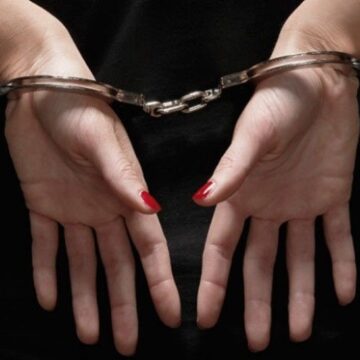 На Снятинщині жінка знімала та розповсюджувала порно На Снятинщині жінка знімала та розповсюджувала порно