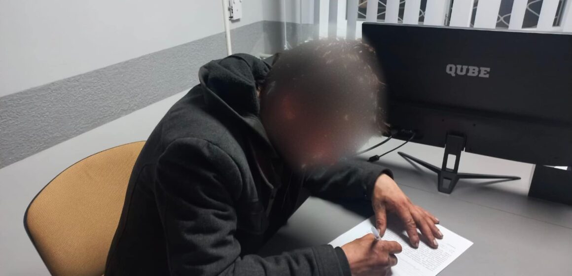 Хуліганові, який вчинив наругу над державним прапором у Калуші, оголосили підозру Хуліганові, який вчинив наругу над державним прапором у Калуші, оголосили підозру