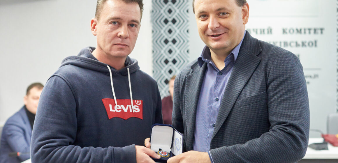 Франківським комунальникам, які будували фортифікації на Донеччині, вручили нагороди та подяки (ФОТО)
