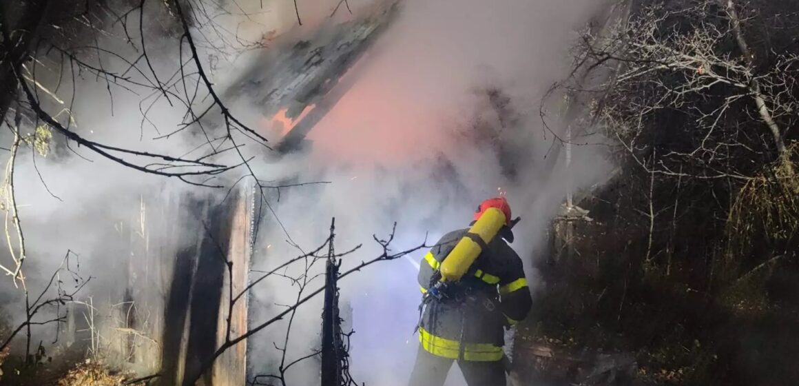 В Долині горіла господарська будівля В Долині горіла господарська будівля