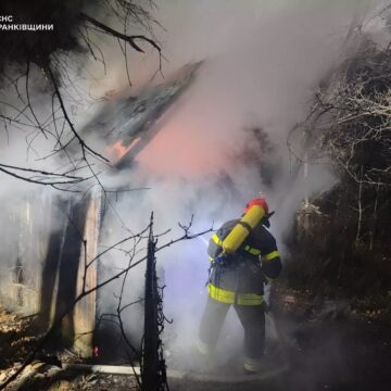 В Долині горіла господарська будівля В Долині горіла господарська будівля