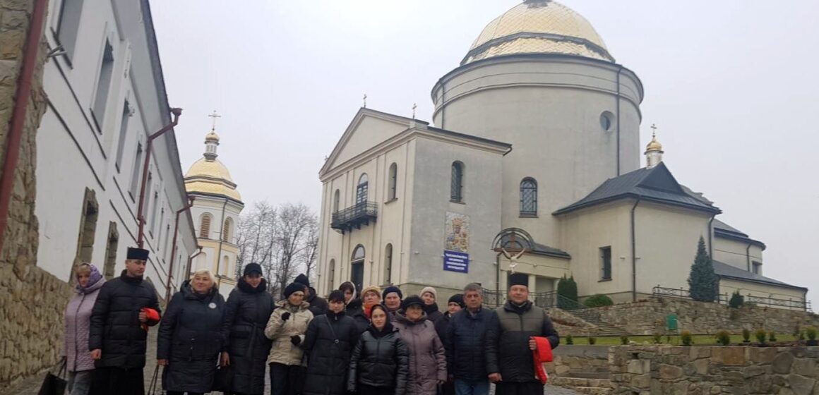 Рідні військовослужбовців з Галицької громади побували у Гошівському монастирі