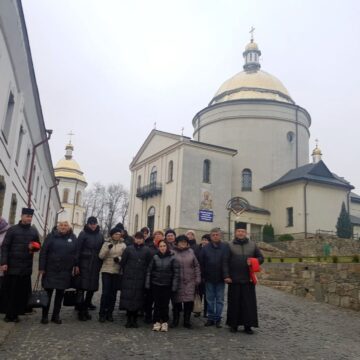 Рідні військовослужбовців з Галицької громади побували у Гошівському монастирі