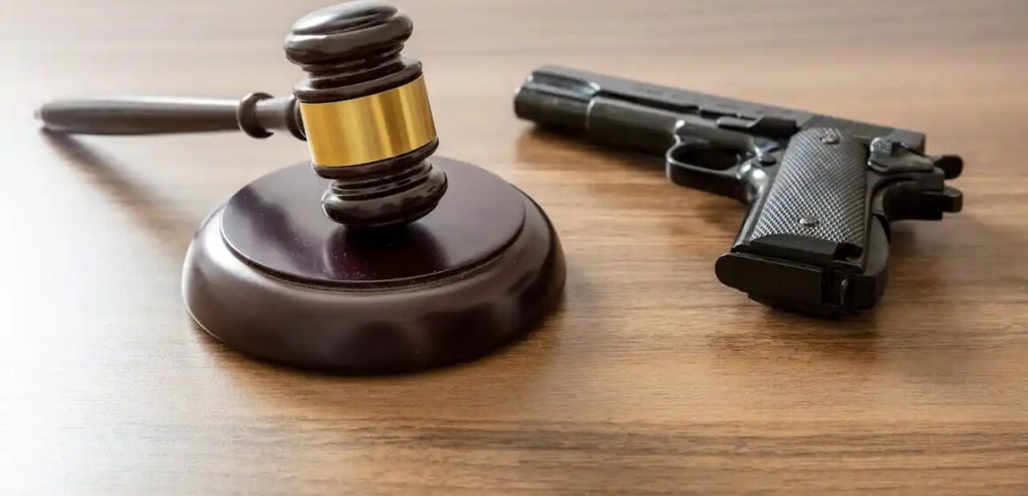 Жителя Верховинщини засудили за зберігання зброї