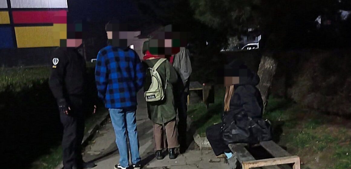 Посиденьки зі спиртним та мангалом: у Калуші муніципальна інспекція виявила та припинила порушення громадського порядку