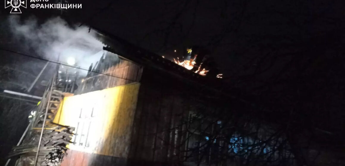Рятувальники ліквідували дві пожежі в селищі Лисець