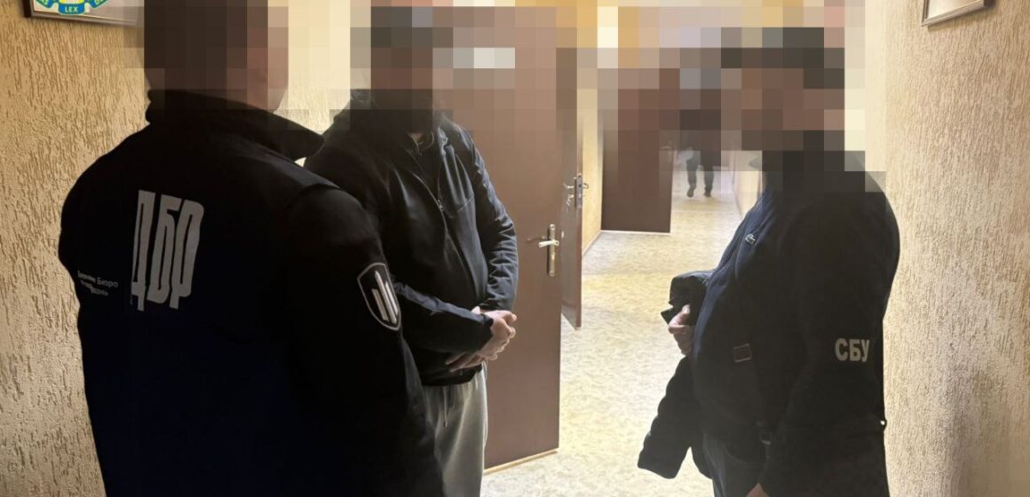 На Прикарпатті правоохоронці збували наркотики під “прикриттям” На Прикарпатті правоохоронці збували наркотики під “прикриттям”