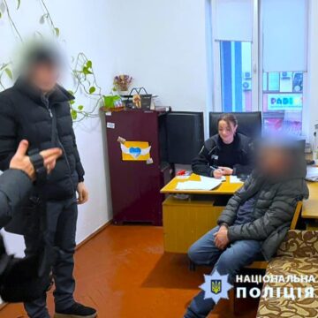 Прикарпатські поліцейські оперативно затримали мінера: фігуранту оголосили підозру