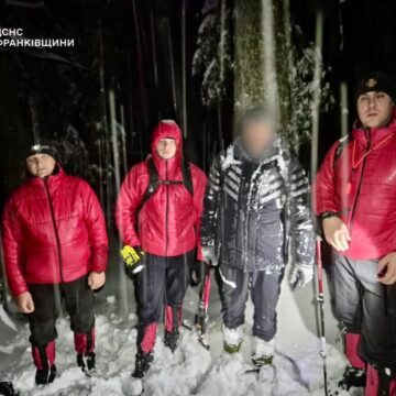 Ворохтянські рятувальники розшукали жителя Луцька, який заблукав під час спуску з гори Говерла