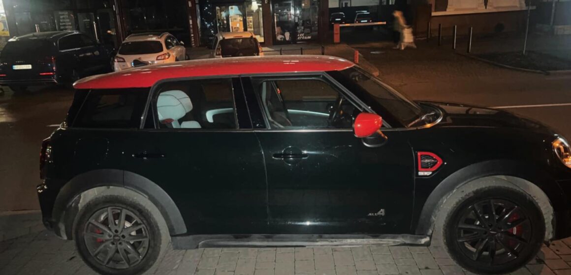 В Івано-Франківську 65-річна водійка  «Mini Cooper» збила підлітка на пішохідному переході (ФОТО)