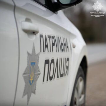 Франківські патрульні виявили чоловіка, який перебував у розшуку за вчинення крадіжки