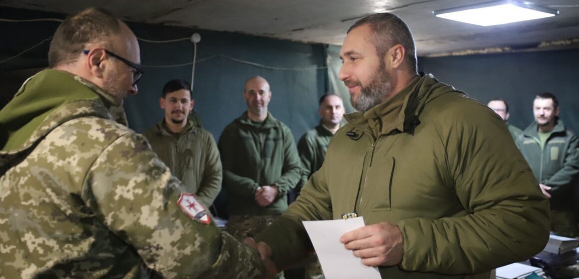 Головнокомандувач ЗСУ нагородив головного сержанта з Прикарпаття Андрія Буджигана відзнакою “За сумлінну службу”