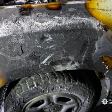 На Косівщині затримали місцевого мешканця, який підпалив поліцейське авто