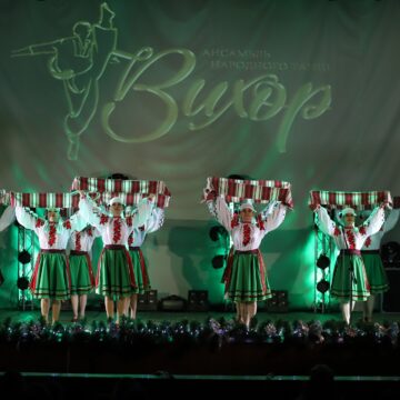 Благодійність у кожному русі: у Бурштині пройшов концерт на підтримку захисників