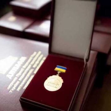 Двом прикарпатським педагогам присудили щорічну Премію Верховної Ради України