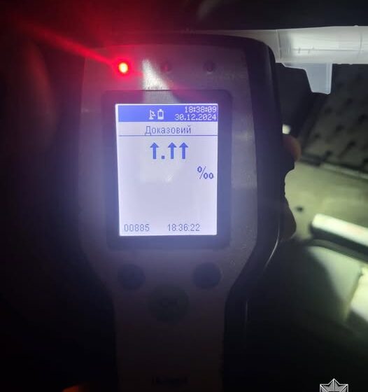 Завдяки зверненню небайдужого громадянина у Івано-Франківську вдалося уникнути можливої трагедії на дорозі
