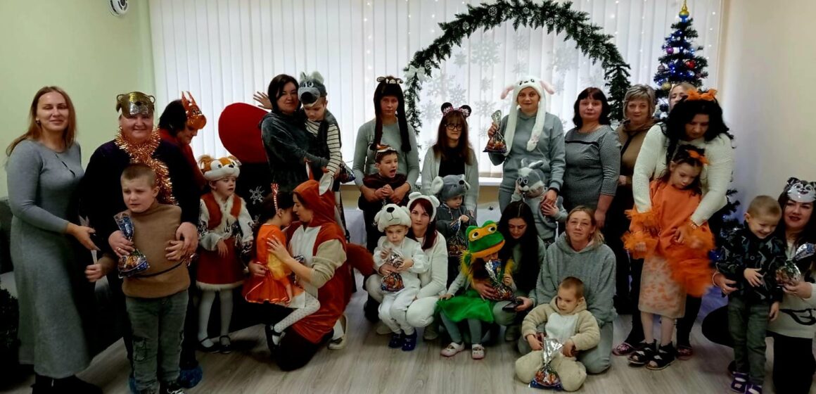 Вихованці «Добродії Калуської» були акторами і глядачами інсценізації народної казки “Рукавичка”