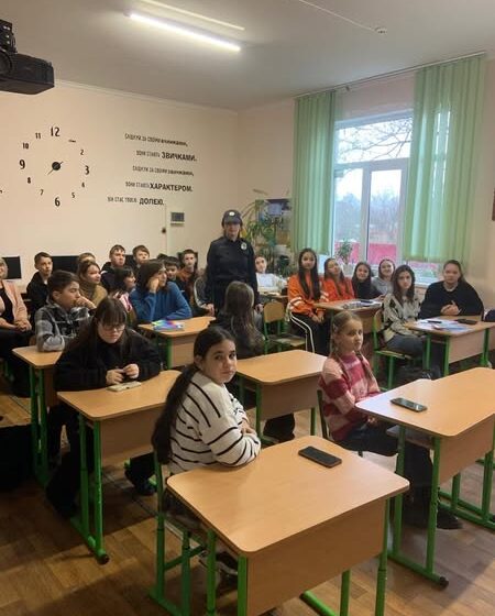 Калуські поліцейські навчали школярів протидіяти насильству
