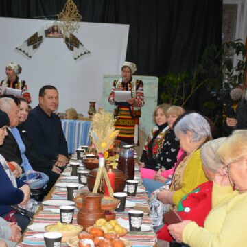 Свята вечеря «Різдвяна турбота» для підтримки вимушено переміщених осіб у Надвірній