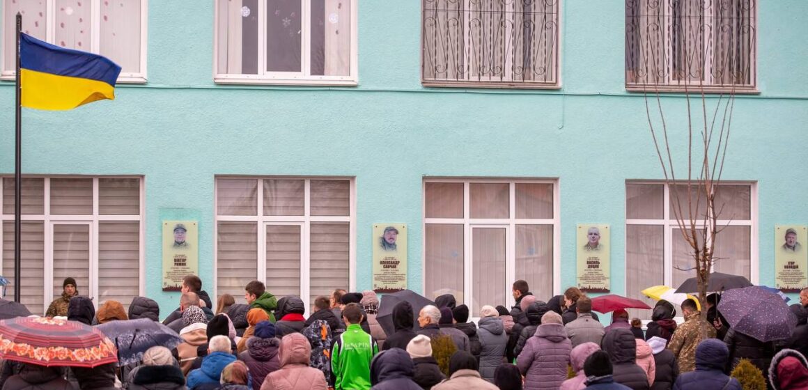 В селі Черніїв відкрили меморіальні дошки чотирьом полеглим захисникам