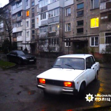 Поліцейські Івано-Франківська оперативно затримали викрадача автомобіля